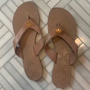 Nude leather Tory Burch thong sandals